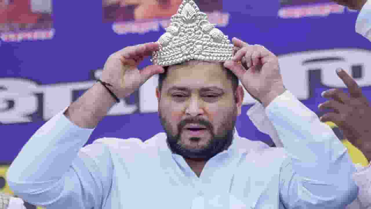 tejashwi yadav iftar