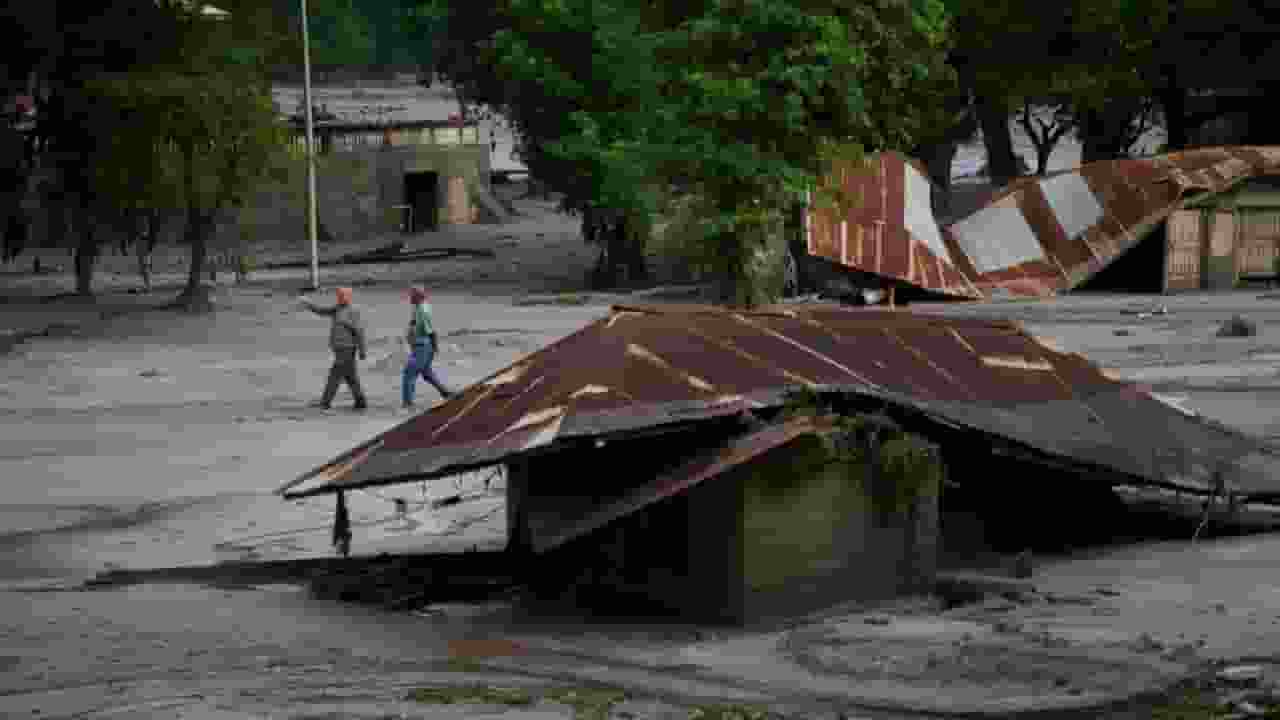 image of nepal flood