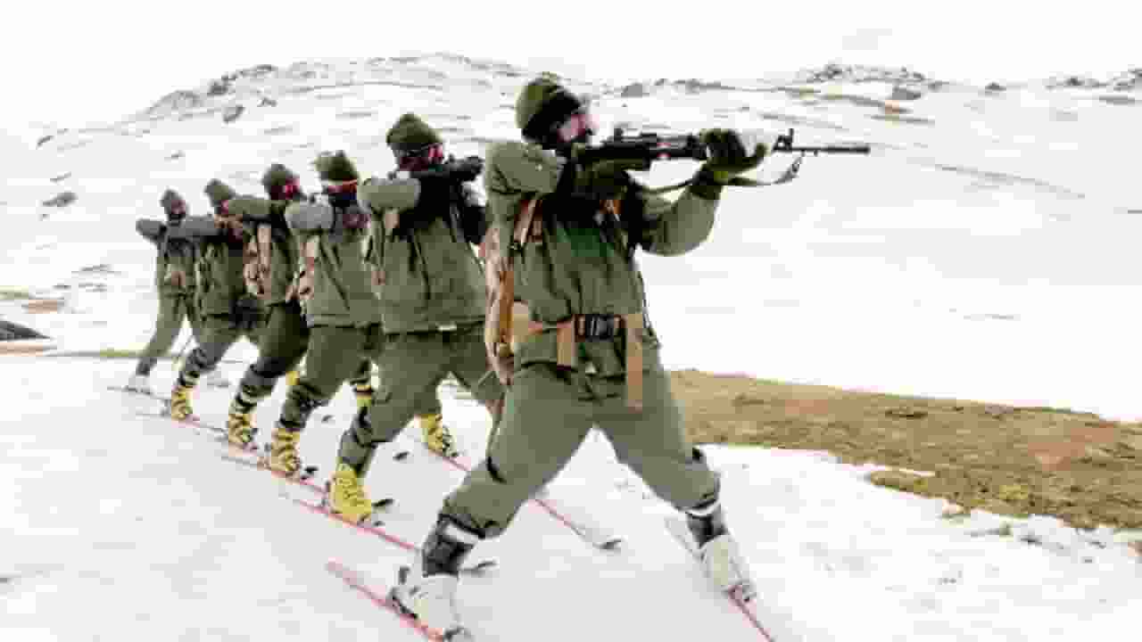 बर्फीले क्षेत्र में सीमा की रक्षा करते ITBP के जवान
