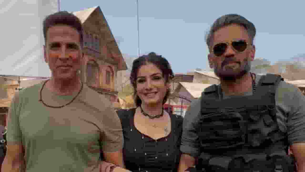 akshay kumar, raveena tandon and sunil shetty