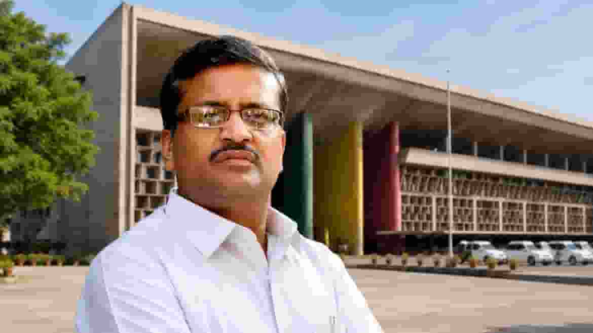 retired IAS officer Ashok Khemka