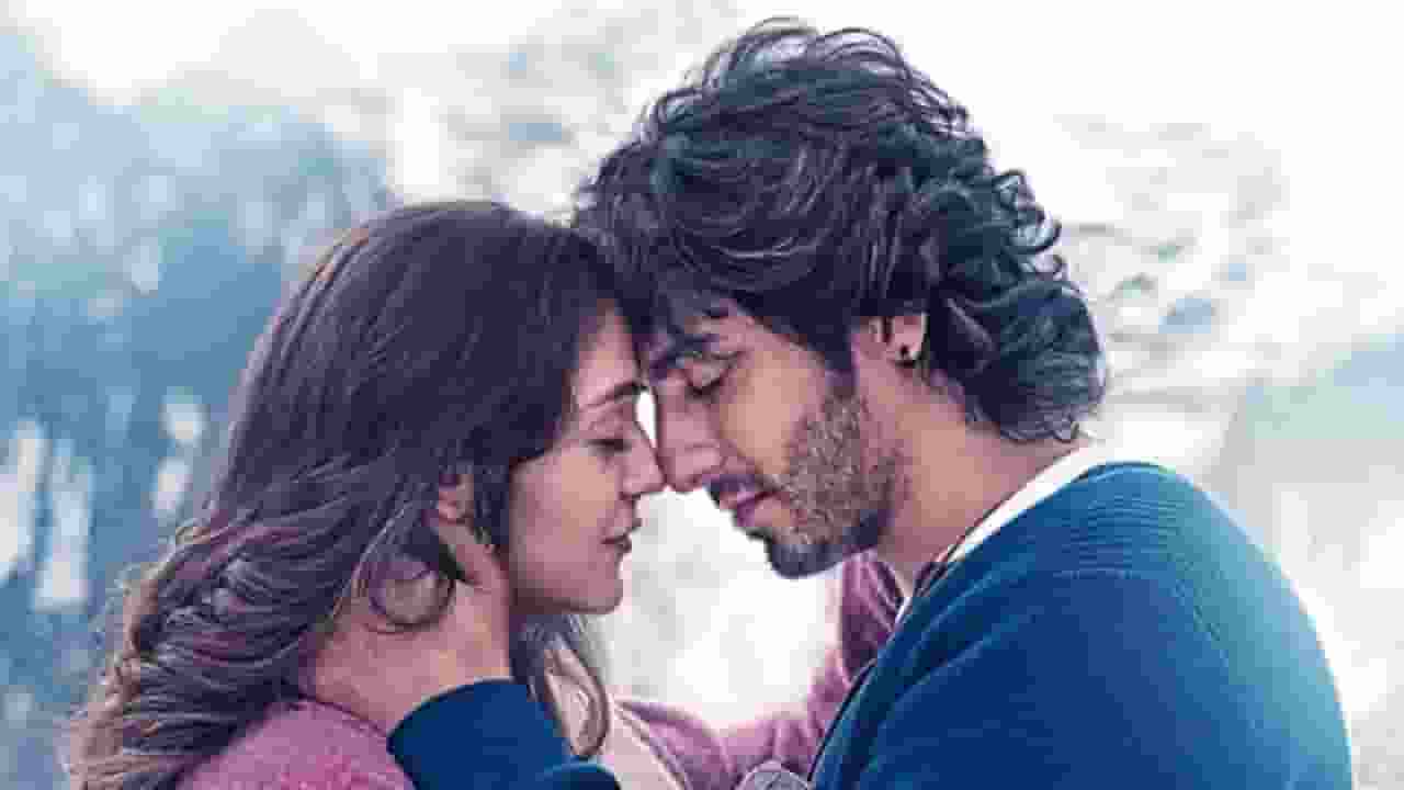 सैयारा से सेंसेशन बने अहान पांडे कौन हैं? इंडस्ट्री से है पुराना नाता Ahaan Panday saiyaara