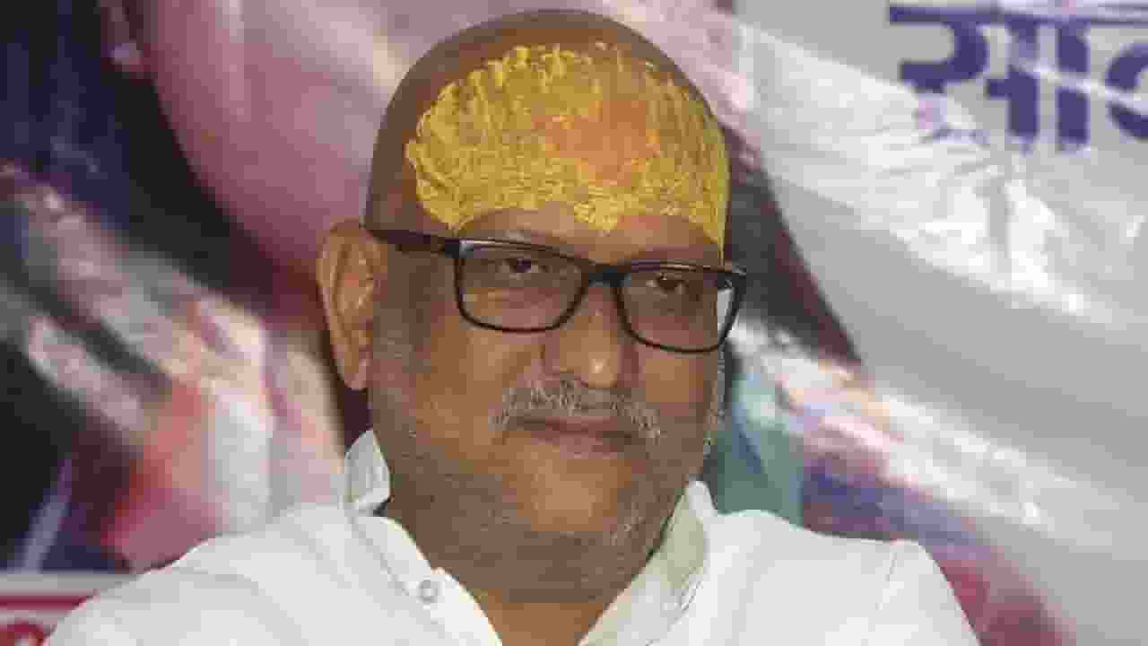 'खुद तीन बच्चे करके देखें', भागवत पर अजय राय की तीखी प्रतिक्रिया ajay rai