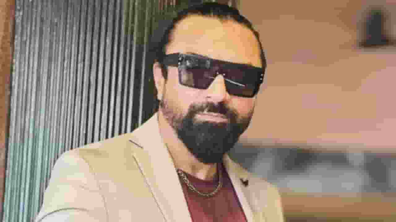 ULLU पर बंद हुआ शो, House Arrest पर बवाल, अब रेप केस में फंसे एजाज खान
ajza khan booked rape case