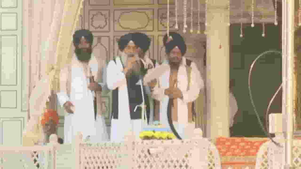 प्रकाश सिंह बादल से वापस लिया गया 'फ़ख्र-ए-कौम', सुखबीर बादल को सजा! Akal takht