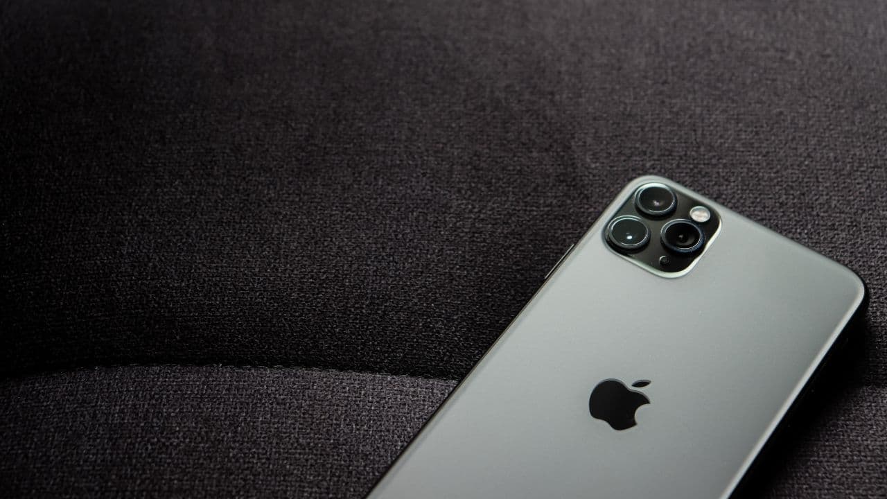 क्या लॉन्च से पहले ही अमेरिका में बैन हो सकता है iPhone 17? Image of Apple iPhone