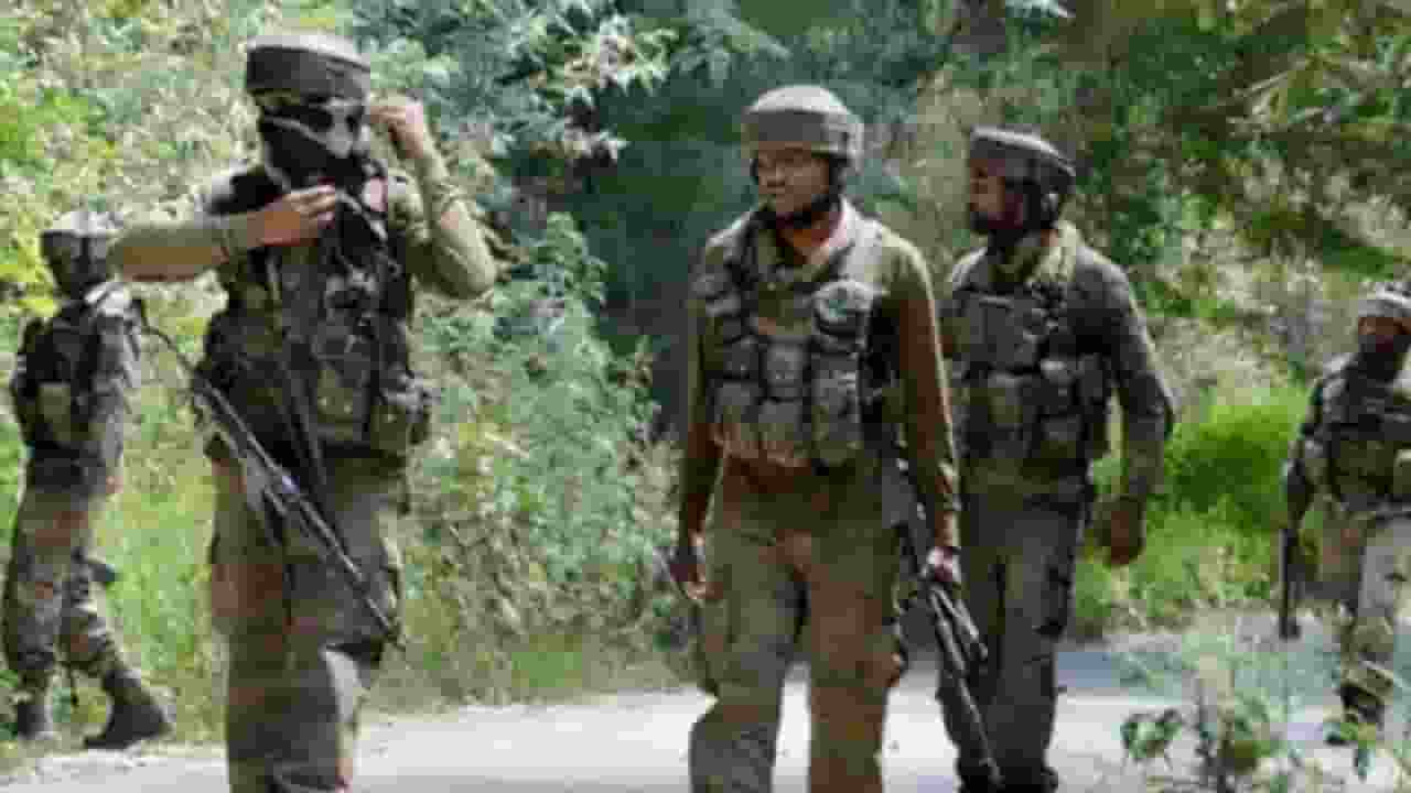 J&K में आतंकवादियों और सुरक्षाबलों के बीच मुठभेड़, सर्च ऑपरेशन जारी Representational Image । Photo credit: PTI
