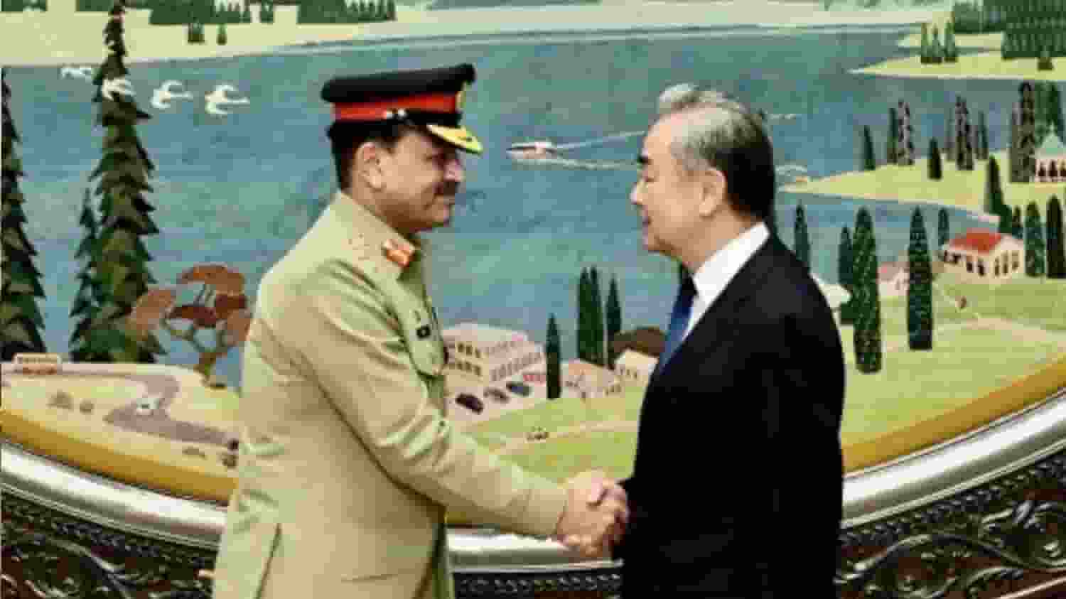 बड़ी उम्मीद से चीन गए थे आसिम मुनीर, चीनी विदेश मंत्री ने सुना दिया Asim Munir and Wang Yi