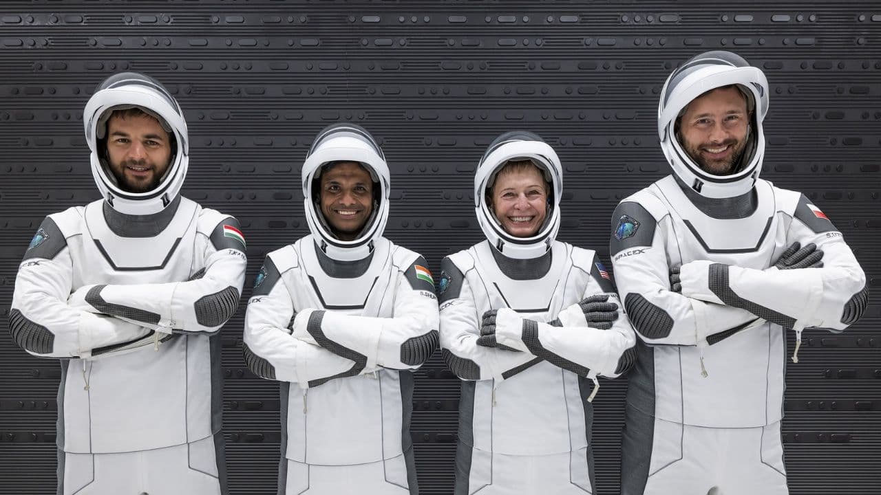 बढ़ रहा इंतजार, फिर टला शुभांशु शुक्ला वाले Axiom-4 मिशन का लॉन्च Axiom 4 Mission team