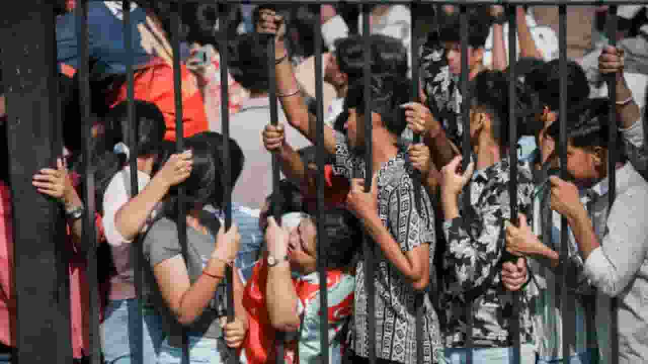 कर्नाटक स्टेट क्रिकेट एसोसिएशन के 2 अधिकारियों ने क्यों दिया इस्तीफा? Bengaluru stampede