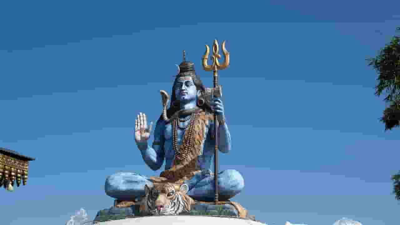पूजा-पाठ के साथ प्रदोष व्रत के ये नियम भी हैं जरूरी, यहां समझिए Image of Bhagwan Shiv