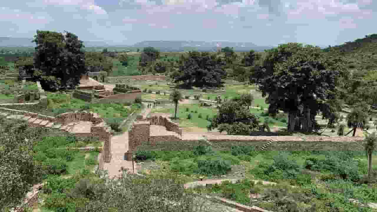 योगी का श्राप, तंत्र-मंत्र या अकाल, कैसे उजड़ा भानगढ़? भानगढ़ का किला भारतीय पुरात्तव विभाग की देखरेख में है। (फोटो क्रेडिट- wikipedia.org)