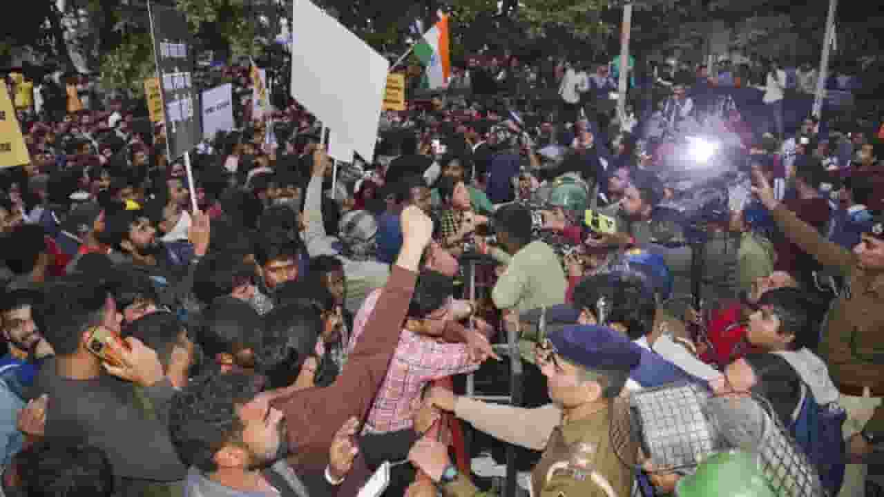 बिहार: शिक्षक भर्ती परीक्षा को लेकर फिर शुरू हुआ छात्रों का प्रदर्शन representational Image। Photo Credit: PTI