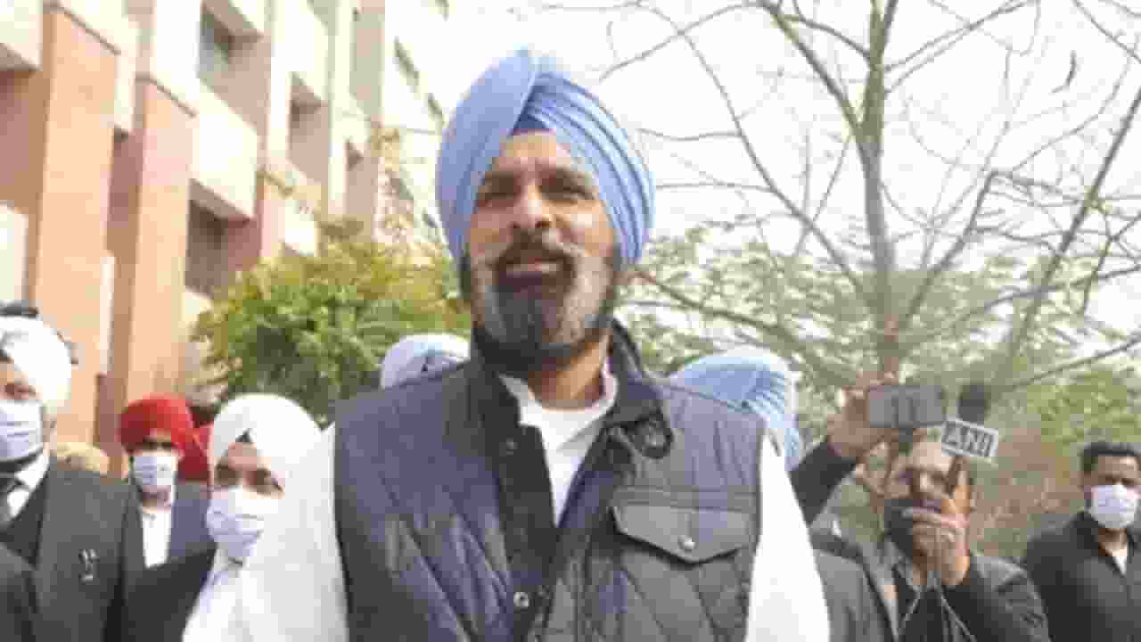 ड्रग्स केस में छापेमारी के बाद अकाली दल के बिक्रम मजीठिया गिरफ्तार Bikram Majithia