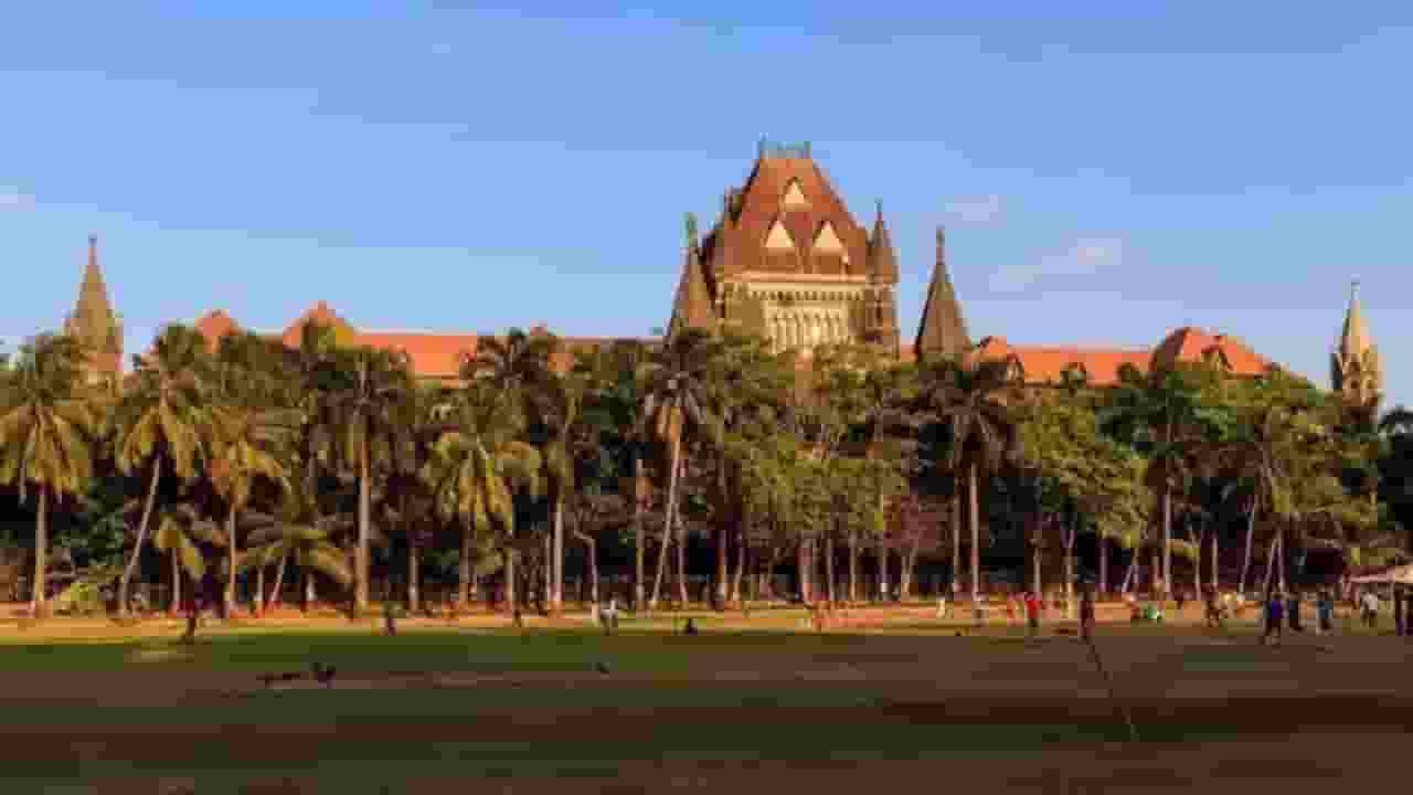 दांत काटने वाले को मिल गई राहत, HC ने कहा, 'दांत खतरनाक हथियार नहीं' Bombay HC says Human teeth not a dangerous weapon