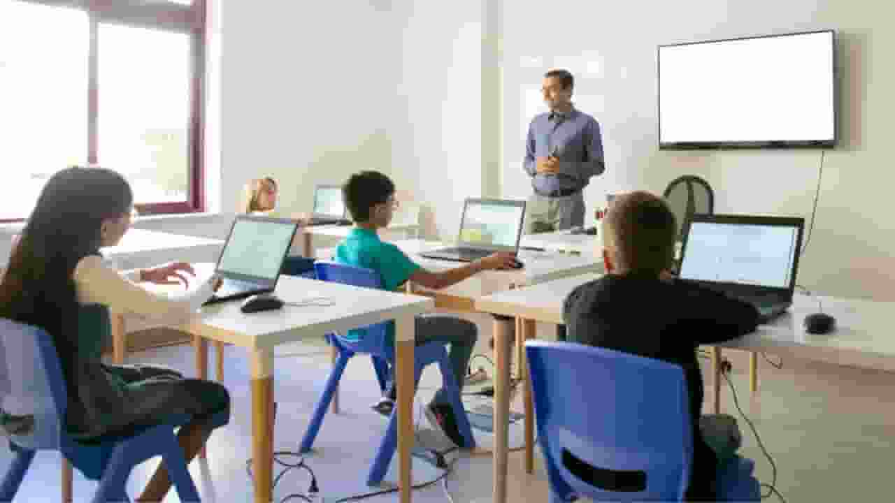 स्कूलों में एंट्री से लेकर क्लास तक CCTV अनिवार्य, CBSE ने दिया आदेश cbse cctv camera