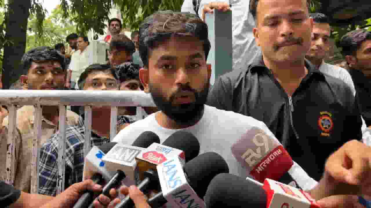 Abhijeet Deepke CJP Bombay High Court Protest