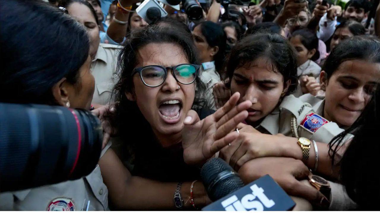 CJP Protest PTI कॉकरोच जनता पार्टी