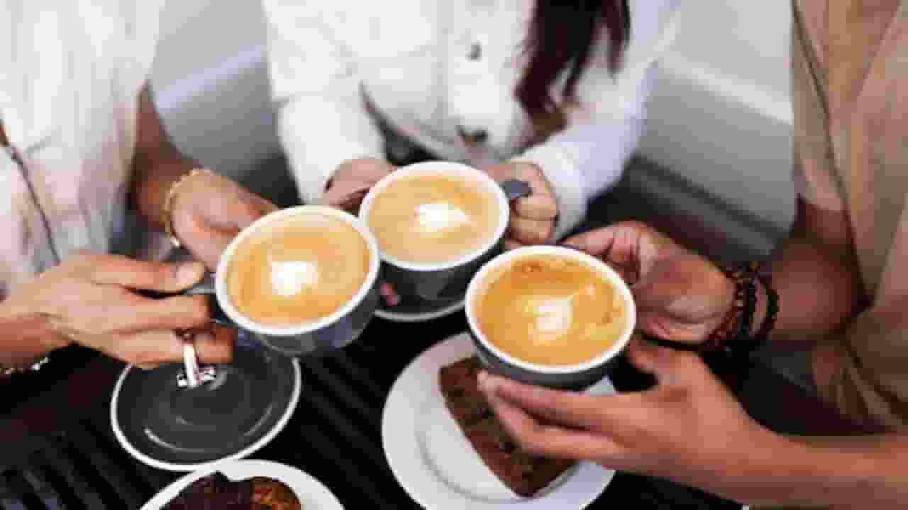 क्या 2 कप कॉफी पीने से नहीं आएगा बुढ़ापा? जानें एक्सपर्ट की राय
coffee anti ageing