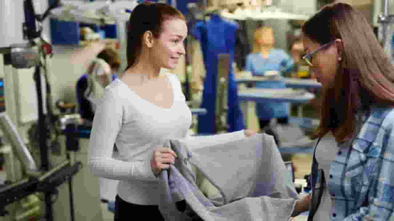 कहीं नकली के चक्कर में न पड़ जाएं, ऐसे करें असली कॉटन की पहचान cotton clothes