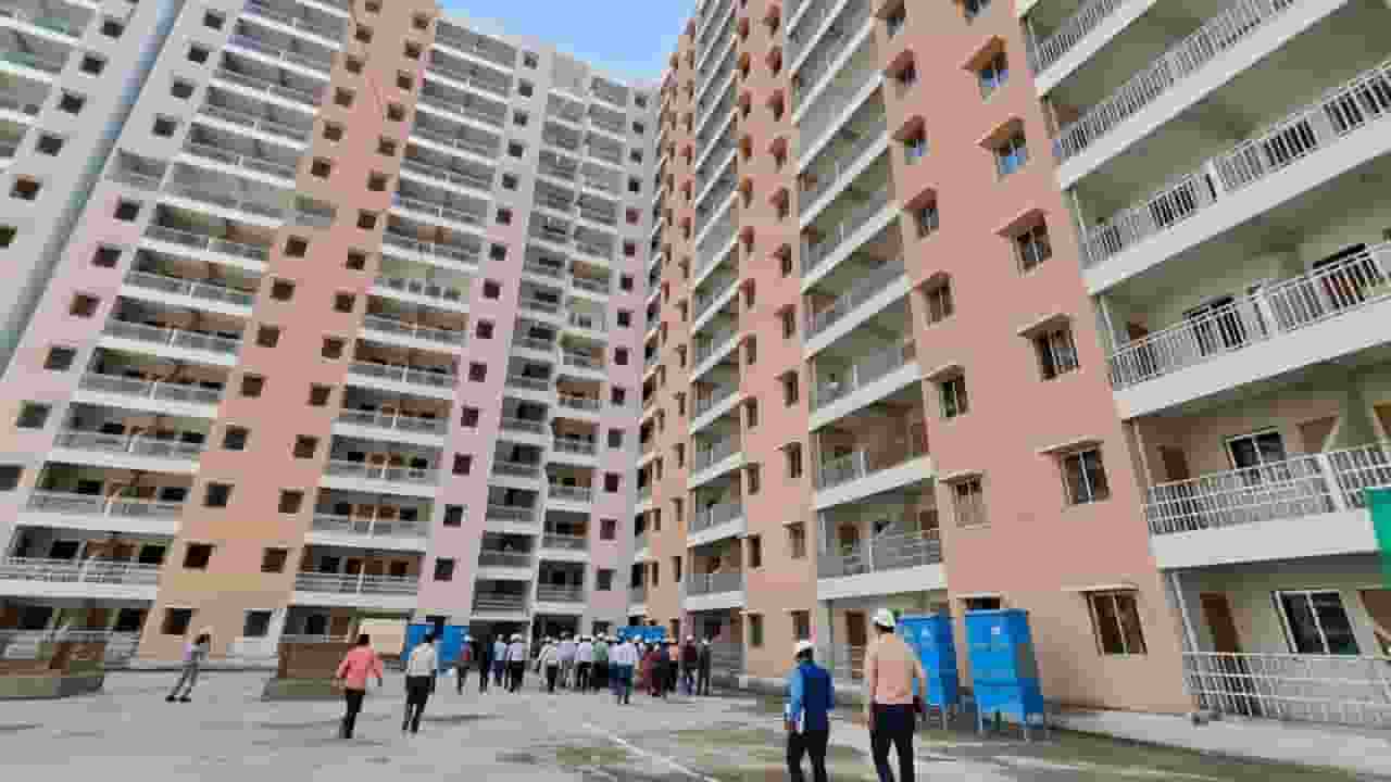 घर बिकने को तैयार, पर खरीदार नहीं! DDA फ्लैटों से क्यों कतराते हैं लोग? DDA Booking 2025