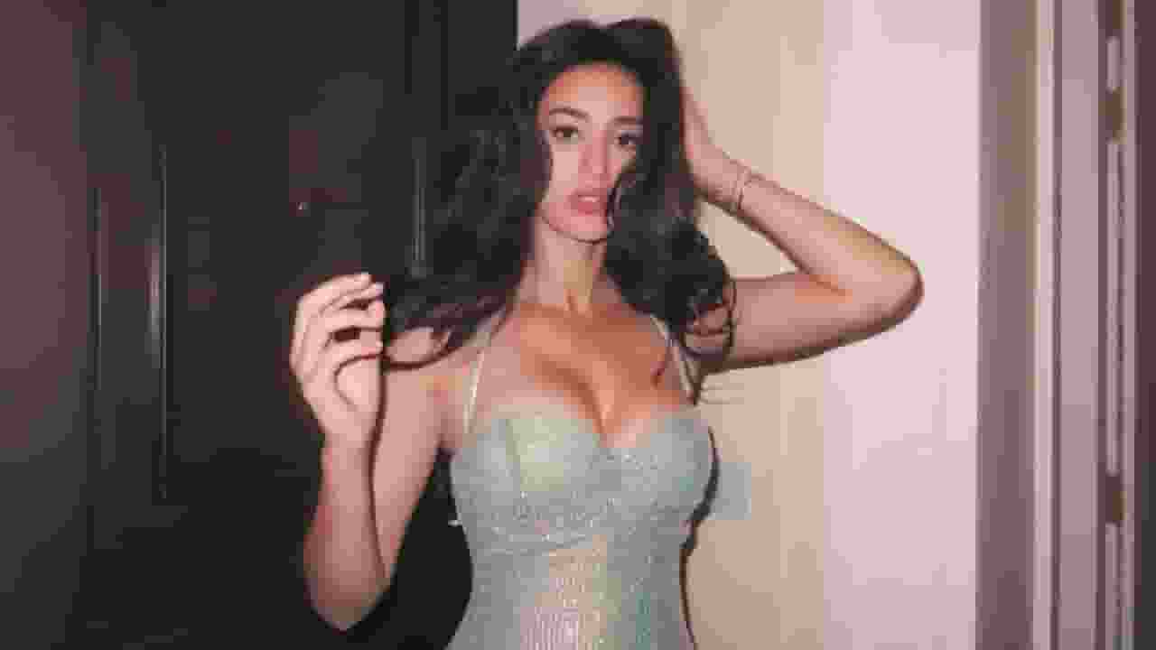 अभिनेत्री दिशा पाटनी के घर पर कई राउंड फायरिंग, जांच में जुटी पुलिस Disha patni