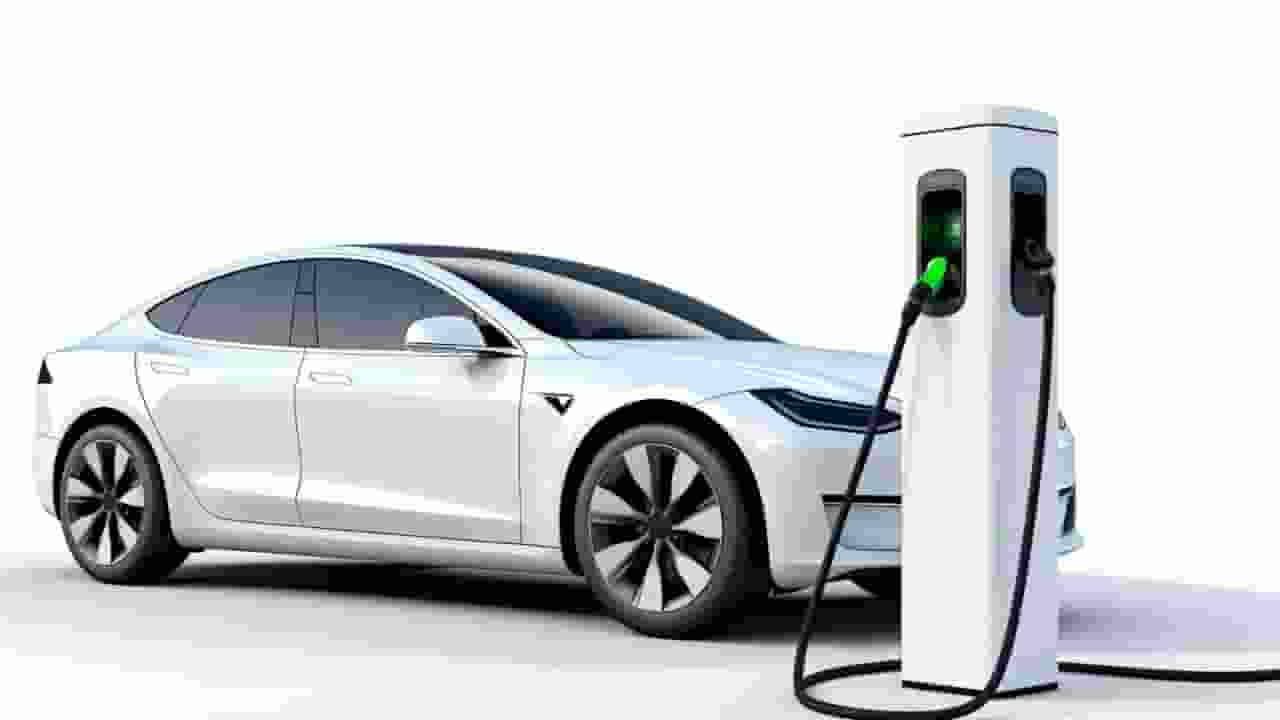 2026 तक बैटरी के दाम हो सकते हैं आधे, स्टडी में बताया इसका कारण electric vehicle