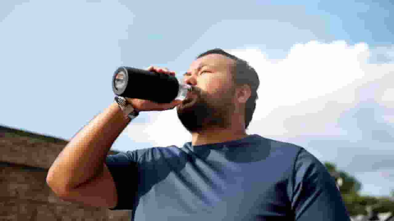 आज ही छोड़ें एनर्जी ड्रिंक पीने की आदत, हृदय पर पड़ता है बुरा असर! energy drink affect health