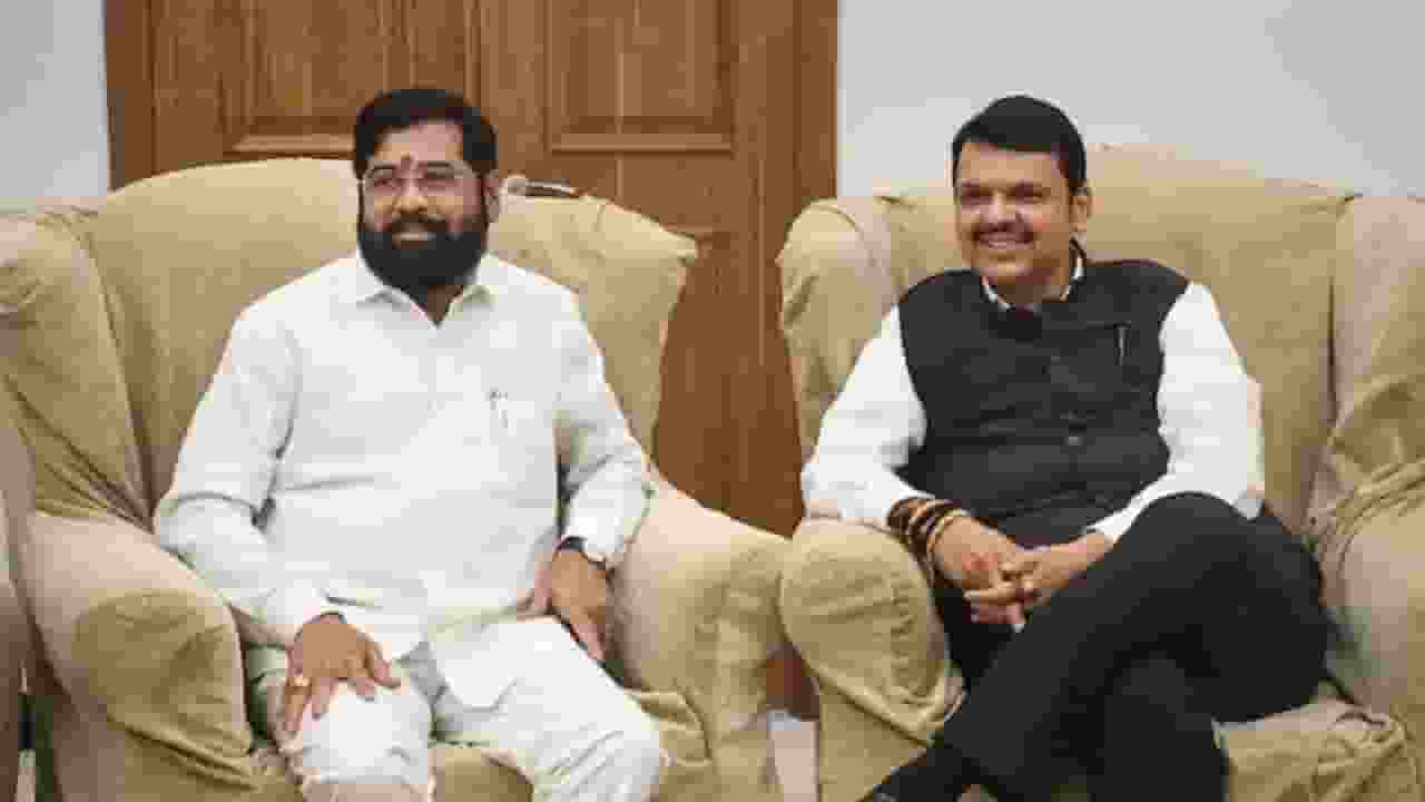 महाराष्ट्र में सीएम के नाम पर चुप्पी बहुत कुछ कहती है Devendra Fadnavis and Eknath shinde : PTI