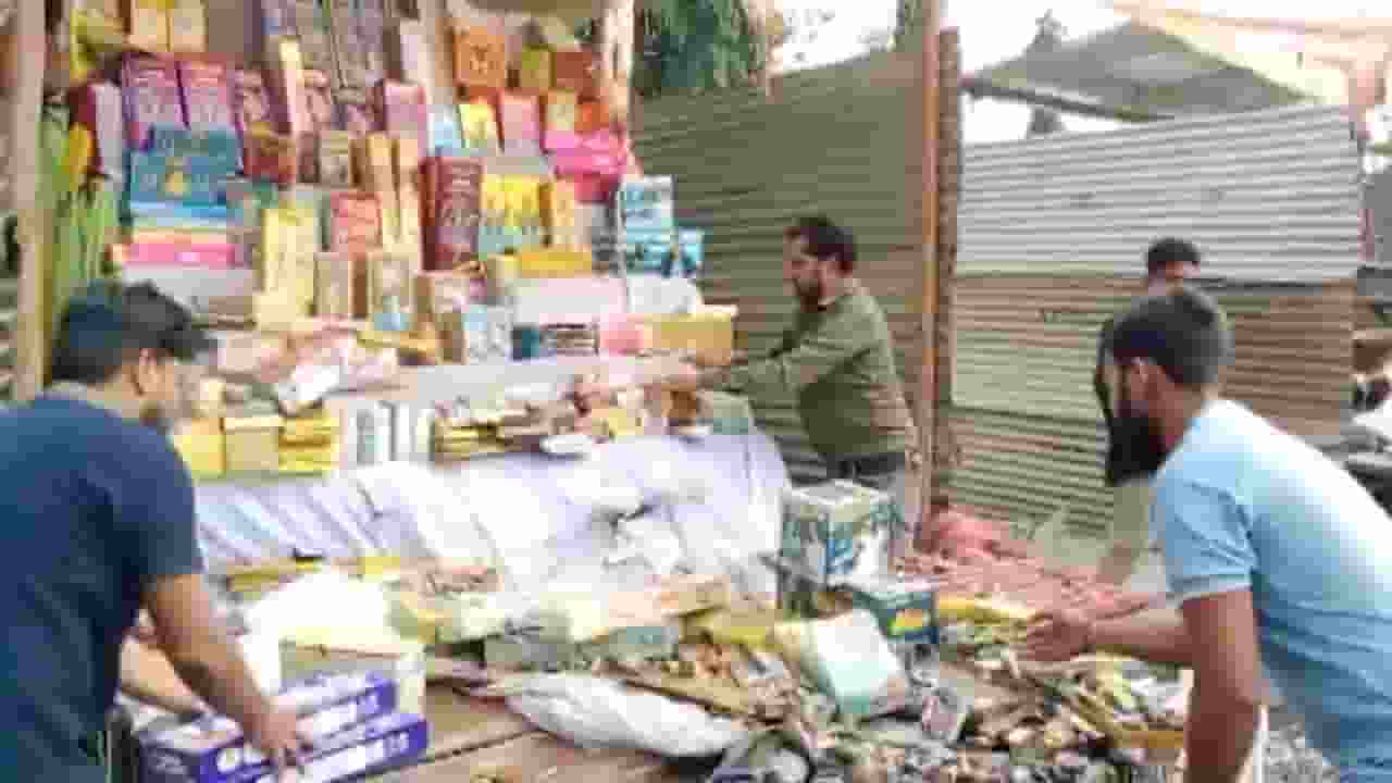 Fatehpur Crackers market