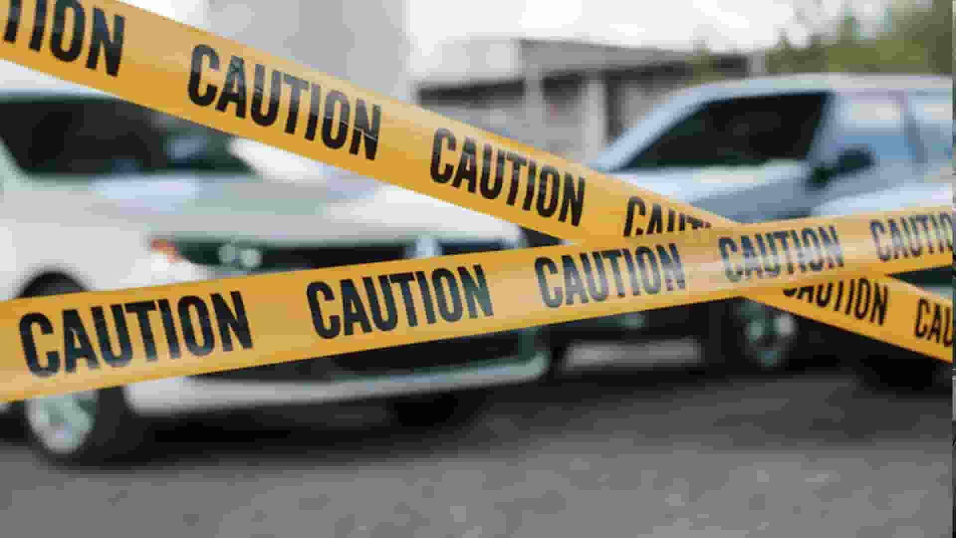 पुलिस बूथ के पास बेटे को गोली मारकर ले ली जान, देखते रह गए पिता symbolic image of incident
