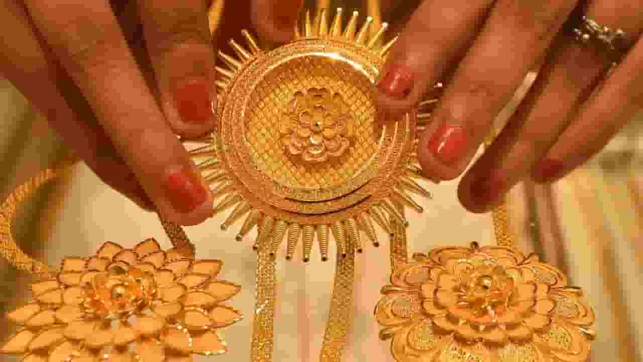 भारत में सोने की मांग बढ़ती ही क्यों जा रही representational image : PTI