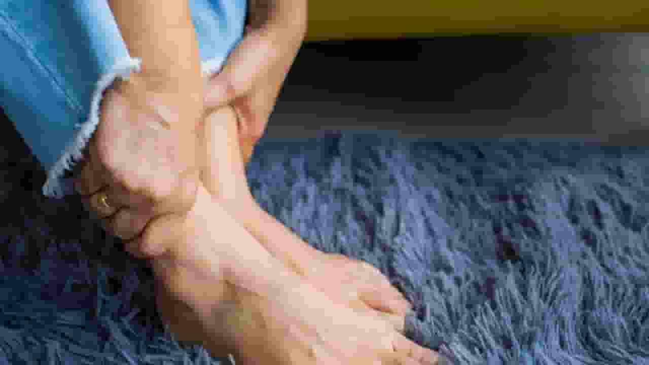 गुलियन बेरी सिंड्रोम से हुई 5 मौतें, डॉक्टर से समझिए इसका कारण
Guillain Barre Syndrome