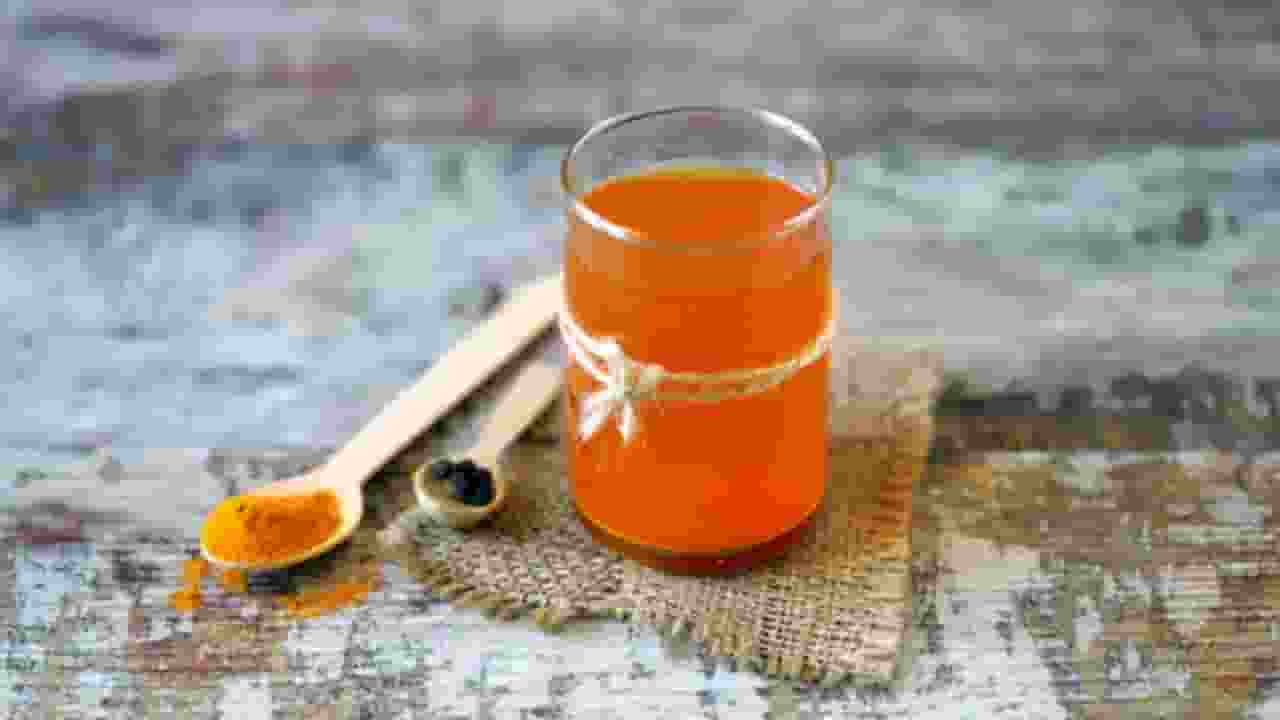 turmeric water benefits skin