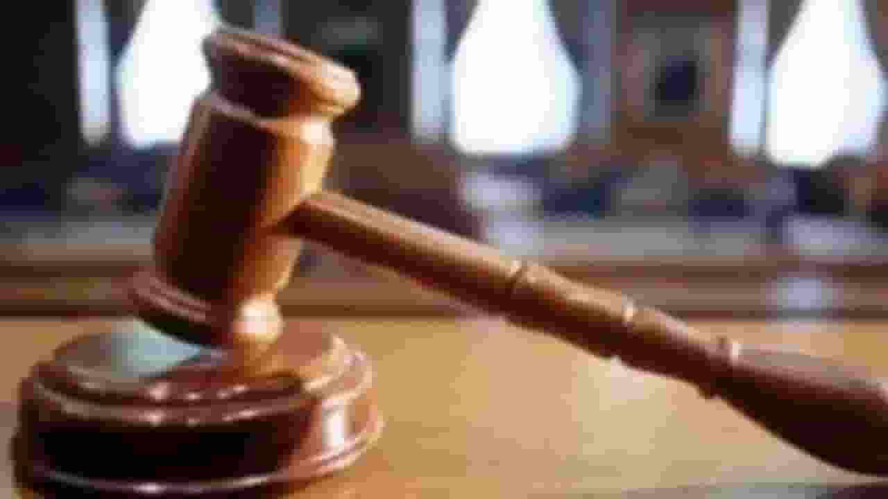 कोर्ट ने दी 141 सालों की जेल की सजा, सौतेली बेटी से रेप का था आरोप Representational Image : PTI