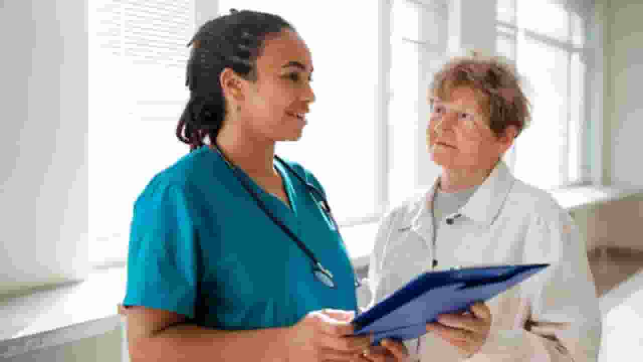 शॉपिंग ही नहीं, हेल्थ पर भी ज्यादा खर्च करती हैं महिलाएं, कहां और कैसे women health
