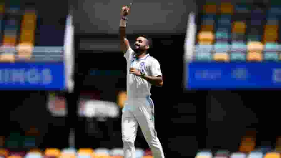 सिडनी टेस्ट से बाहर हुए आकाश दीप, प्लेइंग-XI में ये पेसर लेगा जगह Akash Deep
