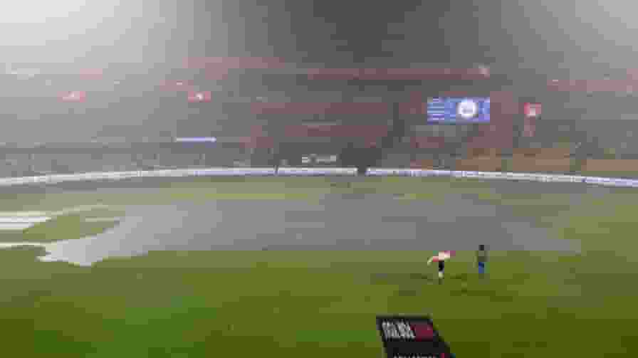 KKR के लिए बारिश बनी विलेन, डिफेंडिंग चैंपियन टीम IPL 2025 से हुई बाहर M Chinnaswamy Stadium Rain