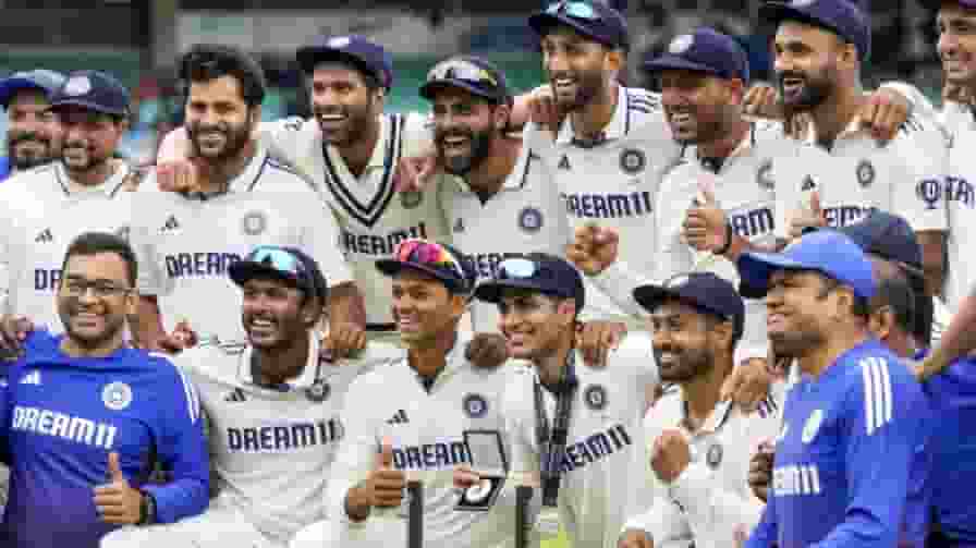 इंग्लैंड के खिलाफ भारतीय टीम ने बल्लेबाजी में बनाए 5 वर्ल्ड रिकॉर्ड Team India Winning Celebration