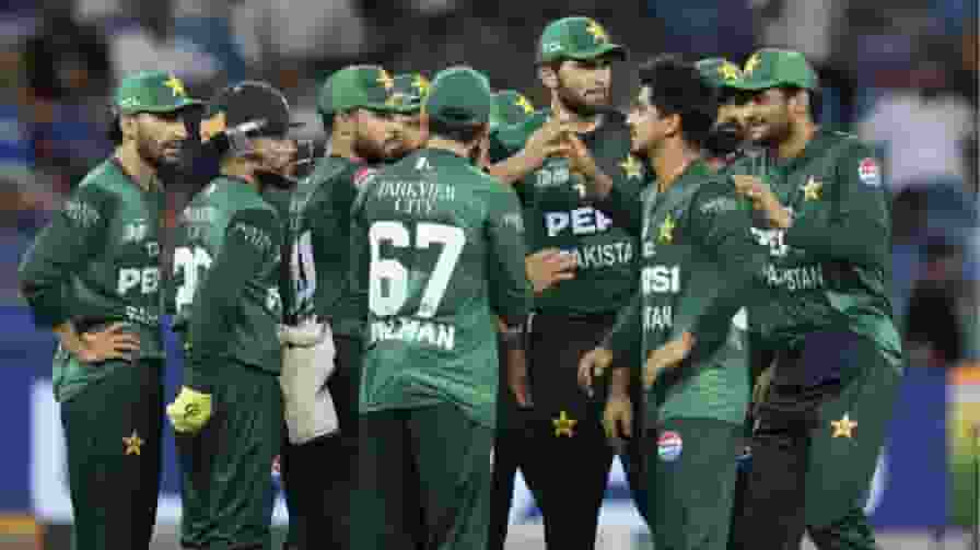 'नो-हैंडशेक' पर बवाल, पाकिस्तान ने एशिया कप से हटने की दी धमकी Pakistan Team