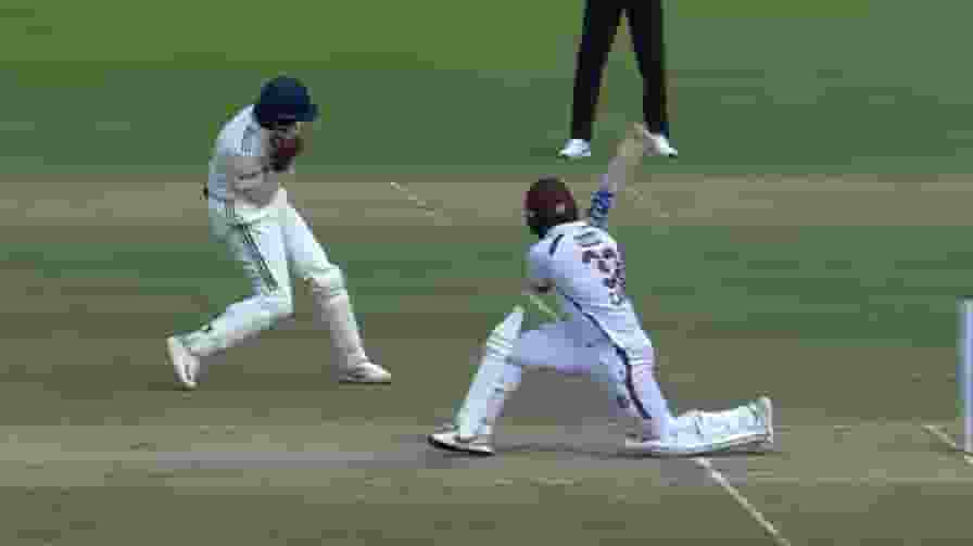 वेस्टइंडीज के बल्लेबाज का करारा शॉट, कैच लपकने में चोटिल हुए सुदर्शन Sai Sudharsan Catch