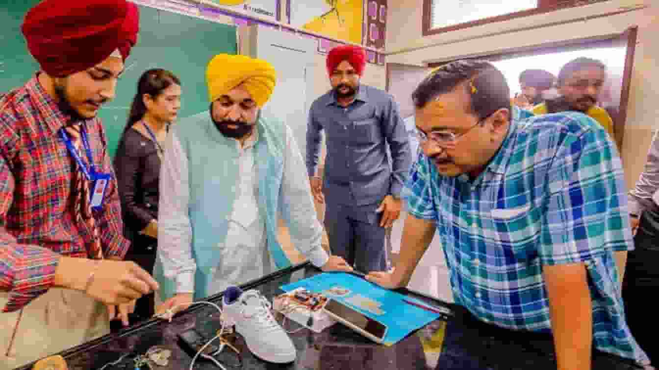 AAP Leader Arvind Kejariwal With CM Bhagwant Maan in a school