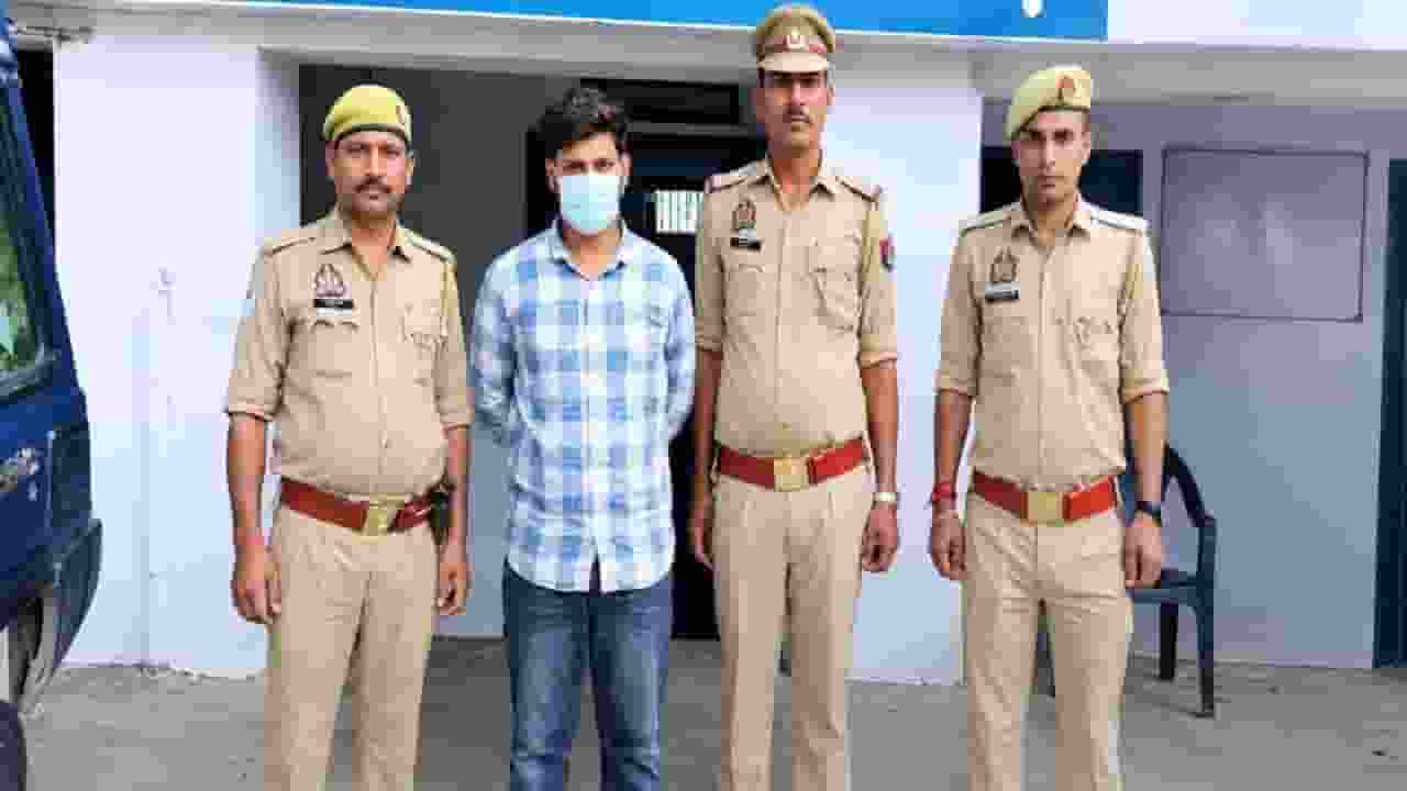 aligarh muslim university hostel case