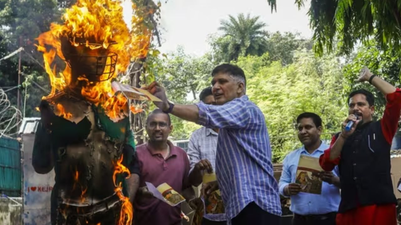 कहीं गुस्सा, कहीं समर्थन, भारत-पाक मैच पर क्या कह रहे हैं लोग? AAP