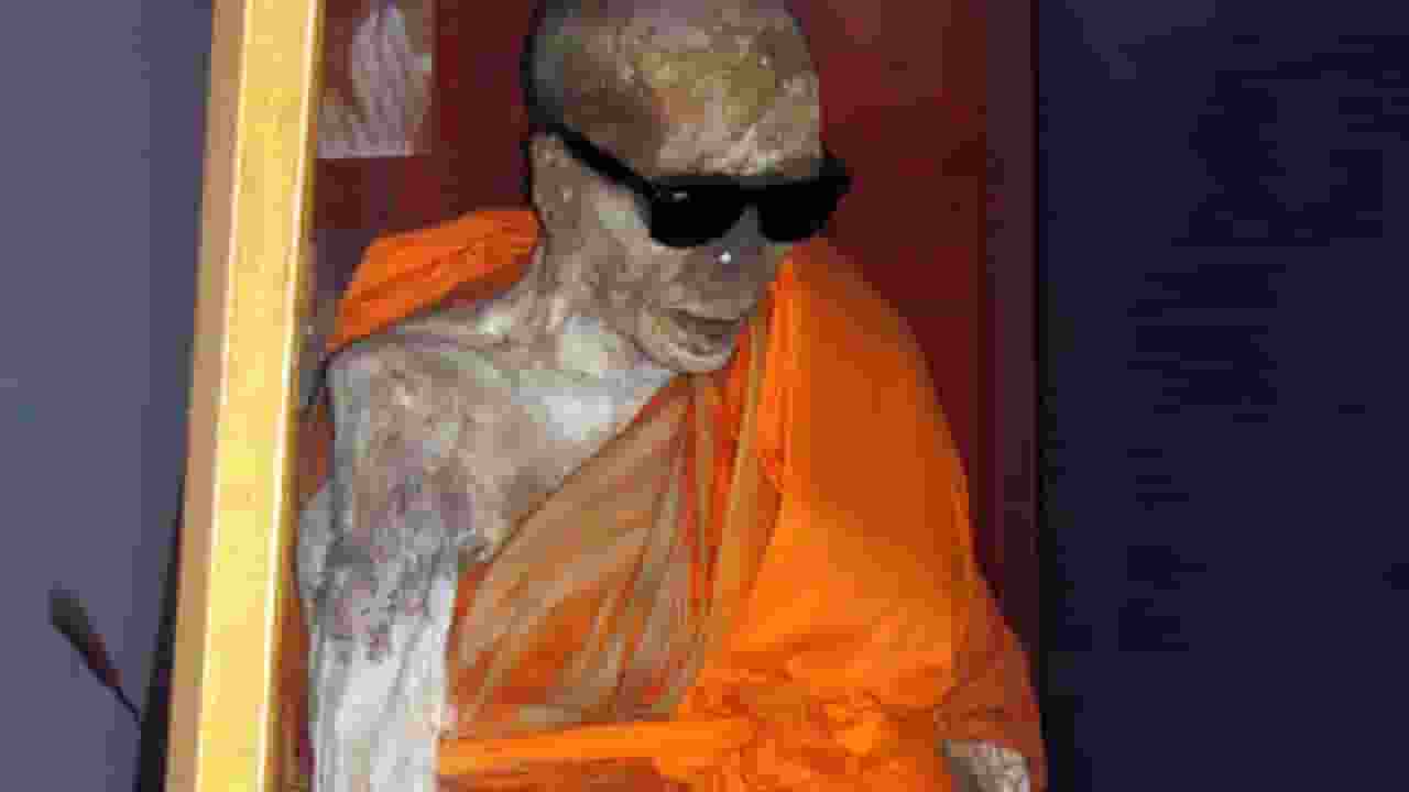 2000 दिन का व्रत रखकर खुद को ममी क्यों बना लेते थे जापान के लोग? weird tradition