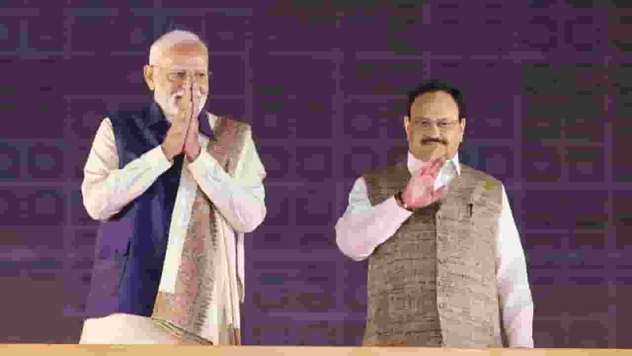 'कांग्रेस-AAP' की राह पर BJP, पहले मेनिफेस्टो में खास क्या? JP Nadda