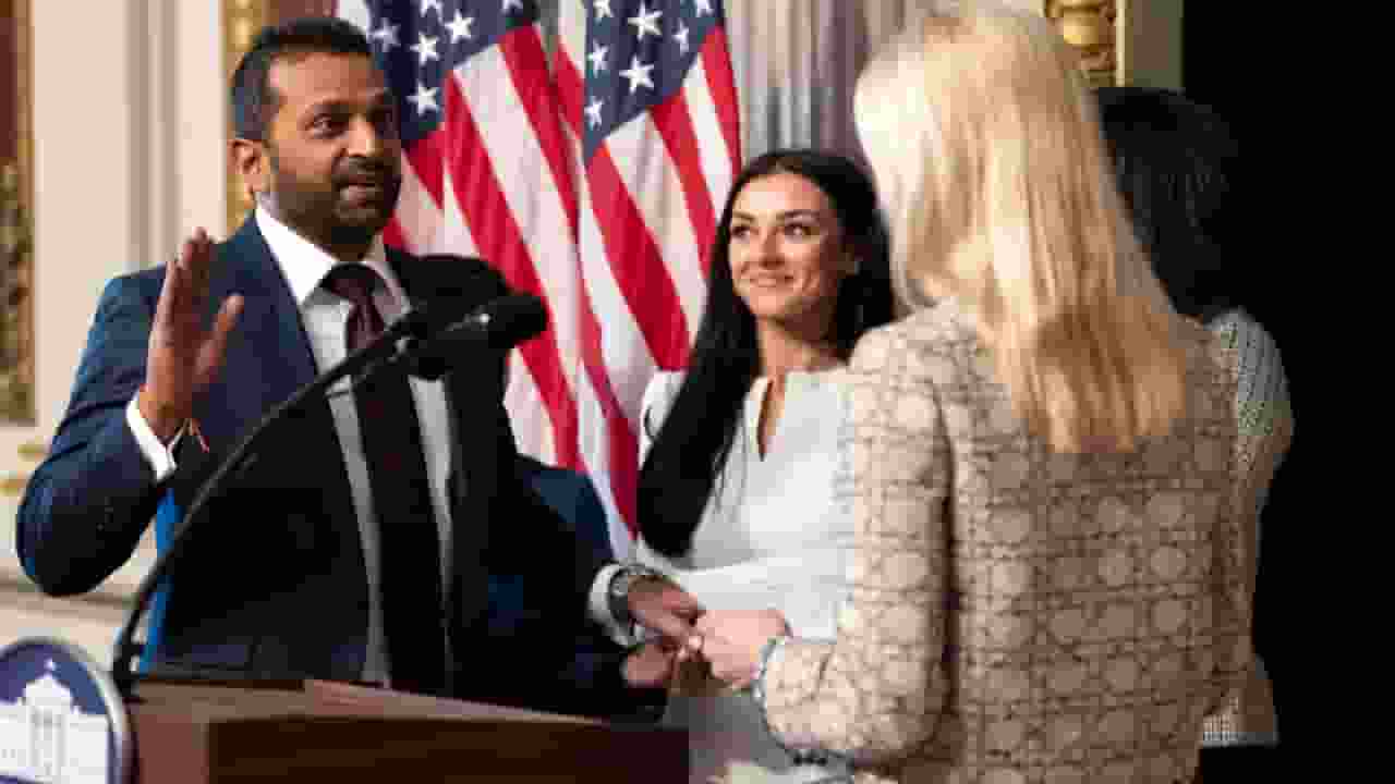 FBI के 9वें डायरेक्टर बने काश पटेल, भगवद गीता पर हाथ रखकर ली शपथ kash patel