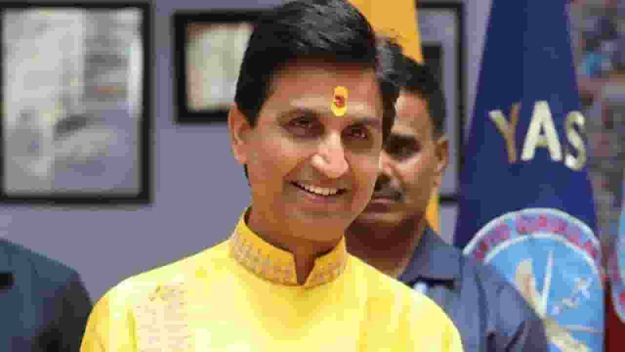 Kumar Vishwas comment on Cockroach Janta Party