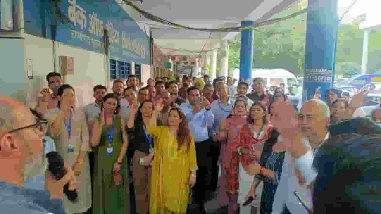 chandigarh Bank employees protest under UFBU to demand 5 day week
