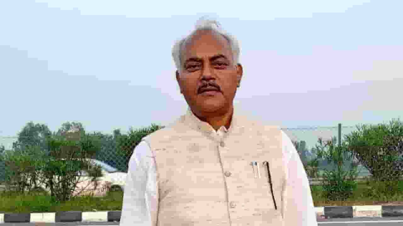 SP MLC Lal Bihari Yadav controversial statement on Akhilesh Yadav
